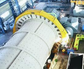 Αυτογενής κρεμήστε μετάλλευμα μύλων σφαιρών που αλέθει 700 - 1500 KW για τη μεταλλεία